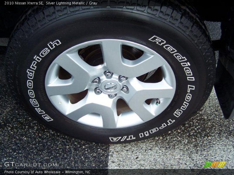 Silver Lightning Metallic / Gray 2010 Nissan Xterra SE