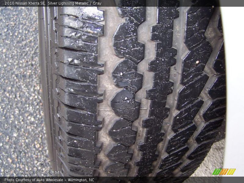 Silver Lightning Metallic / Gray 2010 Nissan Xterra SE