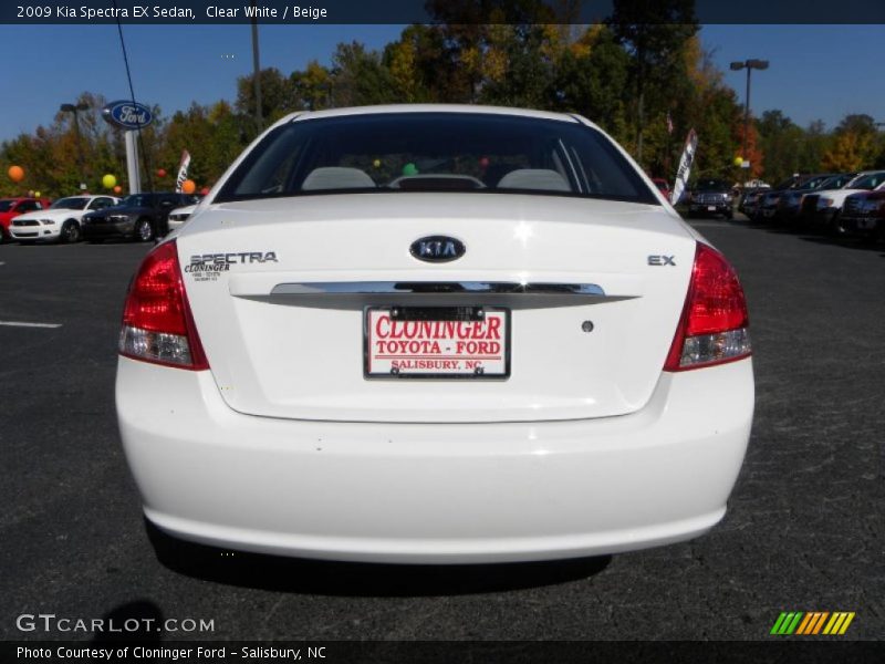 Clear White / Beige 2009 Kia Spectra EX Sedan
