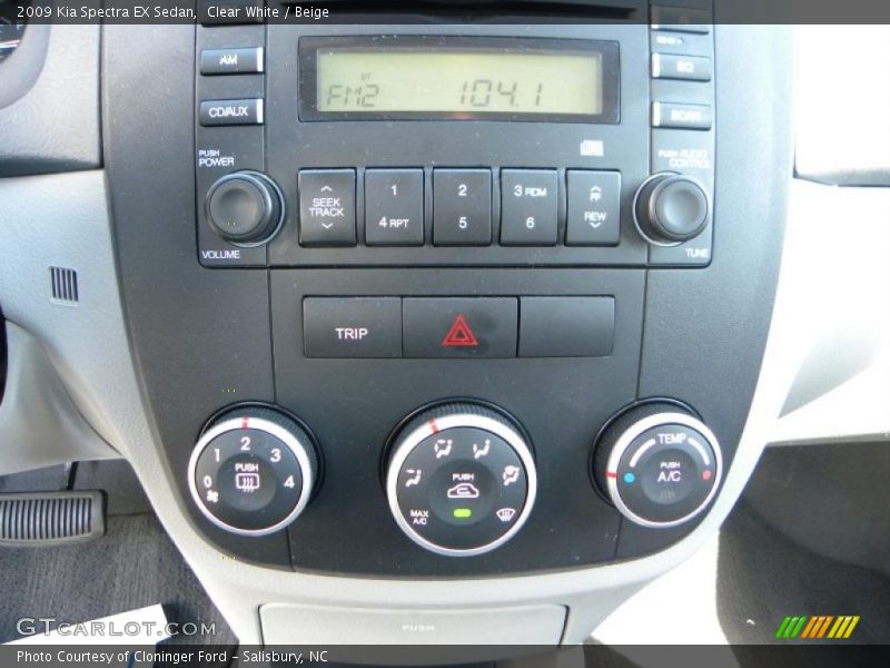 Clear White / Beige 2009 Kia Spectra EX Sedan