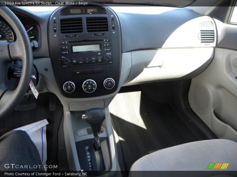 Clear White / Beige 2009 Kia Spectra EX Sedan