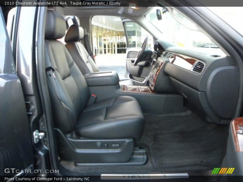  2010 Avalanche LTZ 4x4 Ebony Interior