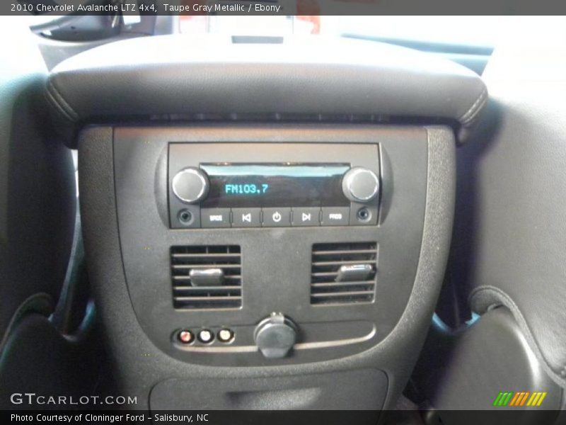 Taupe Gray Metallic / Ebony 2010 Chevrolet Avalanche LTZ 4x4
