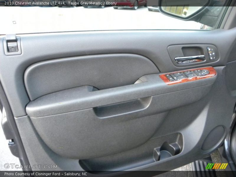 Taupe Gray Metallic / Ebony 2010 Chevrolet Avalanche LTZ 4x4