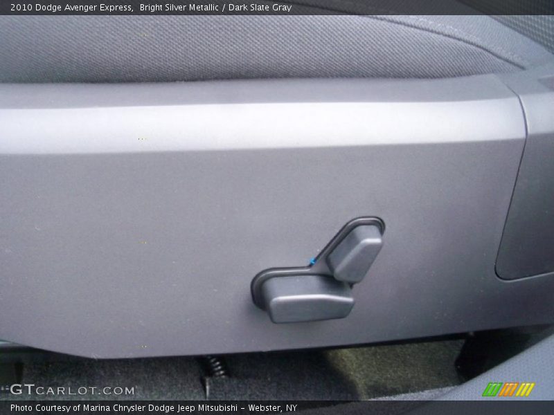Bright Silver Metallic / Dark Slate Gray 2010 Dodge Avenger Express