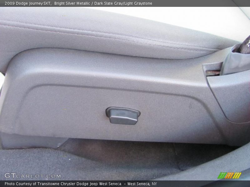 Bright Silver Metallic / Dark Slate Gray/Light Graystone 2009 Dodge Journey SXT