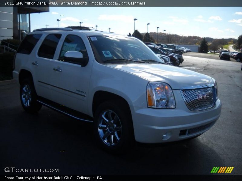 White Diamond Tintcoat / Cocoa/Light Cashmere 2011 GMC Yukon Denali AWD