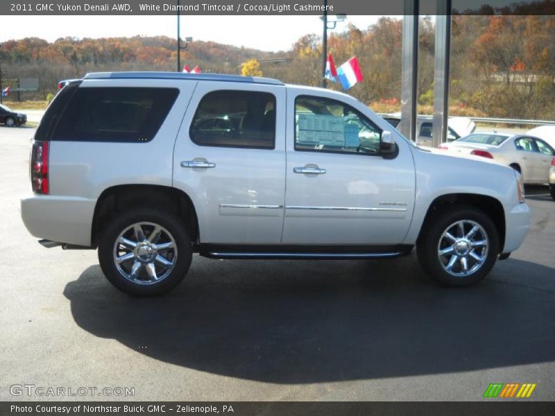 White Diamond Tintcoat / Cocoa/Light Cashmere 2011 GMC Yukon Denali AWD