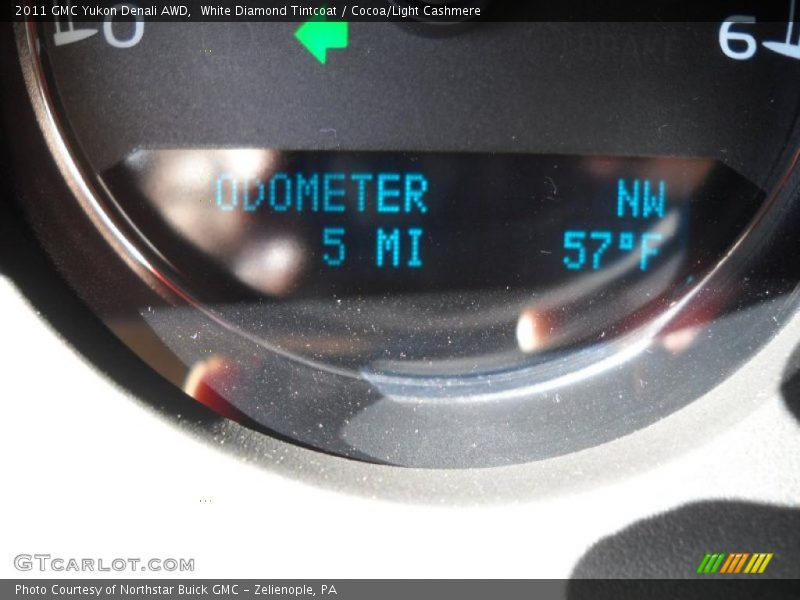White Diamond Tintcoat / Cocoa/Light Cashmere 2011 GMC Yukon Denali AWD