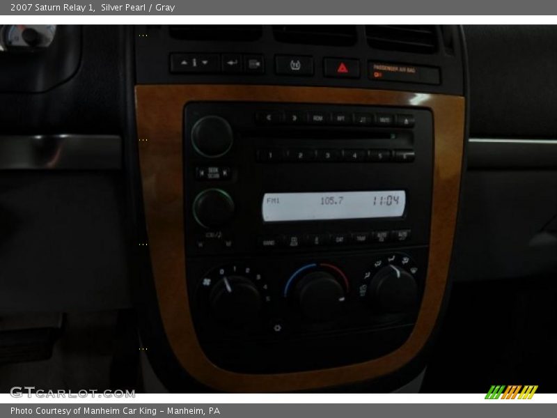 Silver Pearl / Gray 2007 Saturn Relay 1