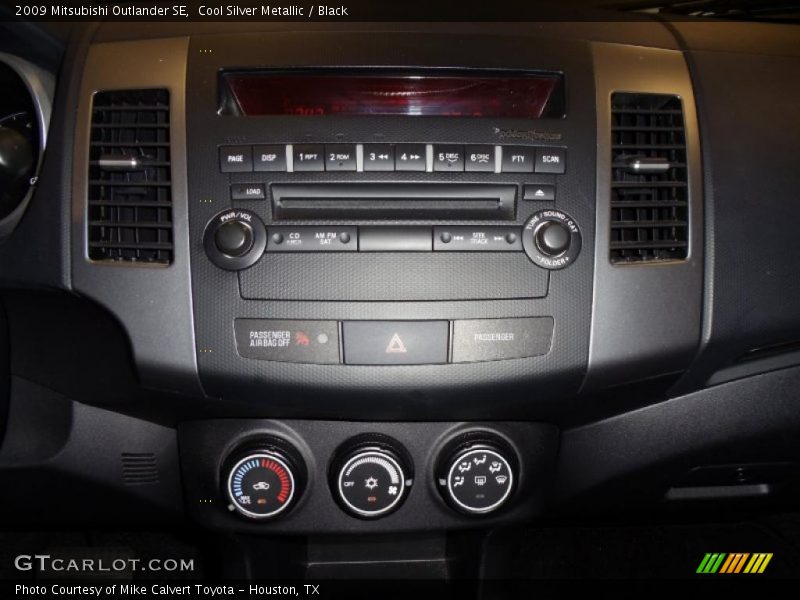 Cool Silver Metallic / Black 2009 Mitsubishi Outlander SE