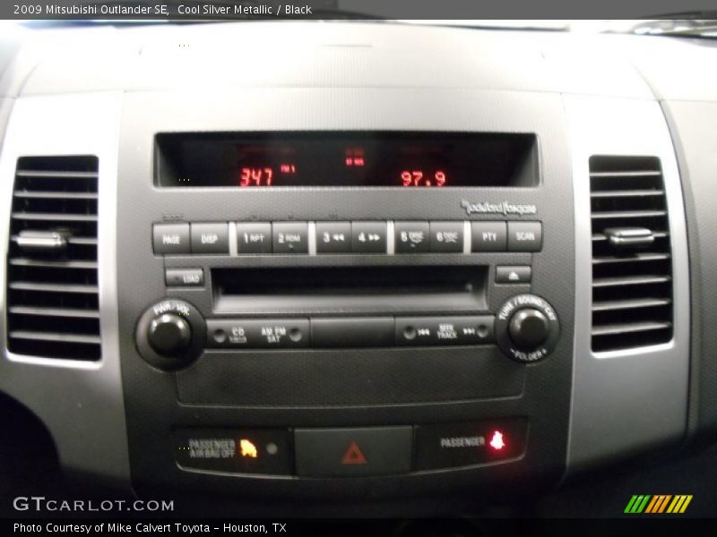Cool Silver Metallic / Black 2009 Mitsubishi Outlander SE