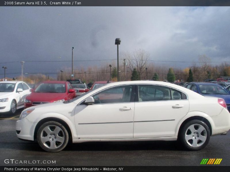 Cream White / Tan 2008 Saturn Aura XE 3.5