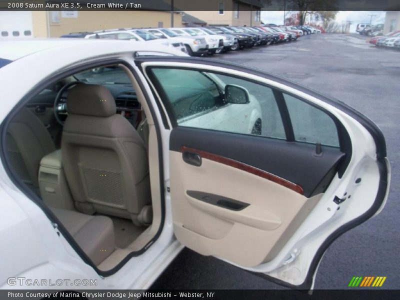 Cream White / Tan 2008 Saturn Aura XE 3.5