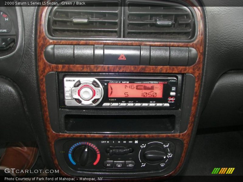 Green / Black 2000 Saturn L Series LS Sedan