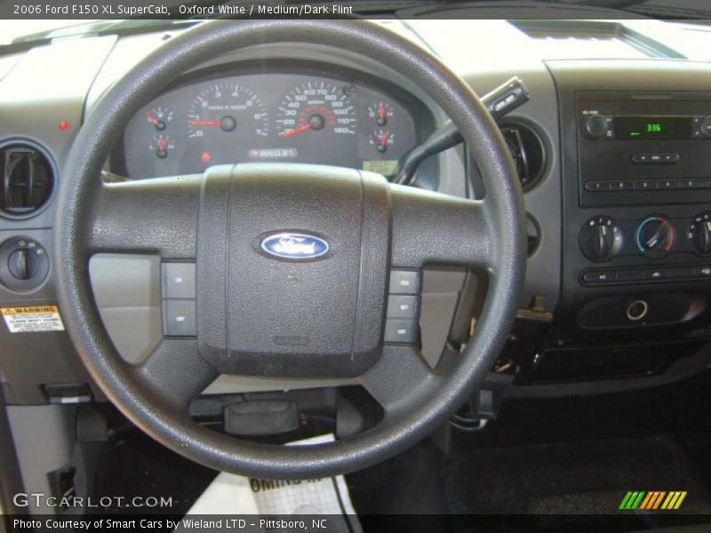 Oxford White / Medium/Dark Flint 2006 Ford F150 XL SuperCab