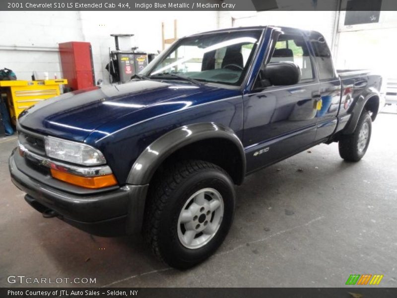 Indigo Blue Metallic / Medium Gray 2001 Chevrolet S10 LS Extended Cab 4x4