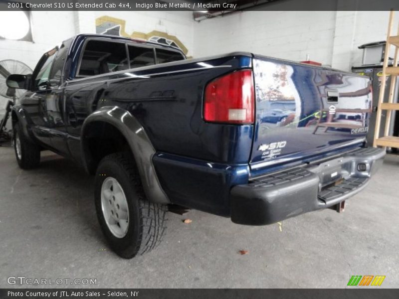 Indigo Blue Metallic / Medium Gray 2001 Chevrolet S10 LS Extended Cab 4x4