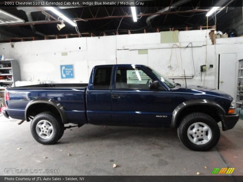Indigo Blue Metallic / Medium Gray 2001 Chevrolet S10 LS Extended Cab 4x4