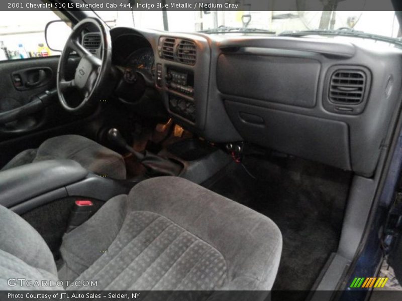  2001 S10 LS Extended Cab 4x4 Medium Gray Interior