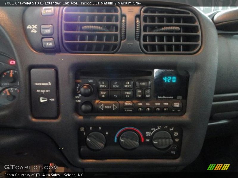 Indigo Blue Metallic / Medium Gray 2001 Chevrolet S10 LS Extended Cab 4x4