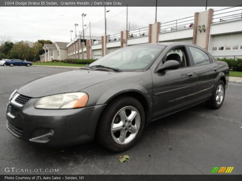 Front 3/4 View of 2004 Stratus ES Sedan