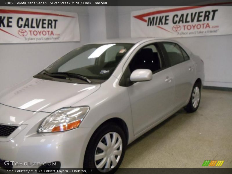 Silver Streak Mica / Dark Charcoal 2009 Toyota Yaris Sedan
