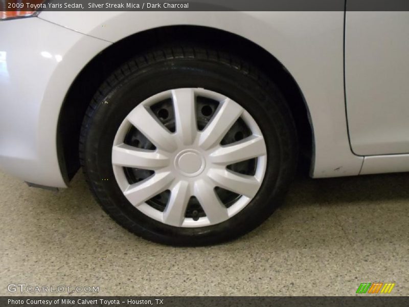 Silver Streak Mica / Dark Charcoal 2009 Toyota Yaris Sedan