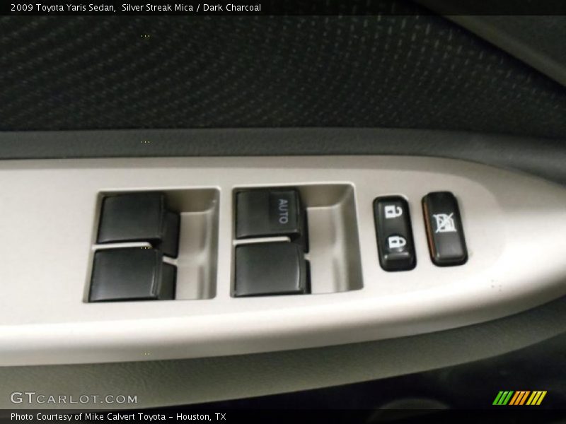 Silver Streak Mica / Dark Charcoal 2009 Toyota Yaris Sedan