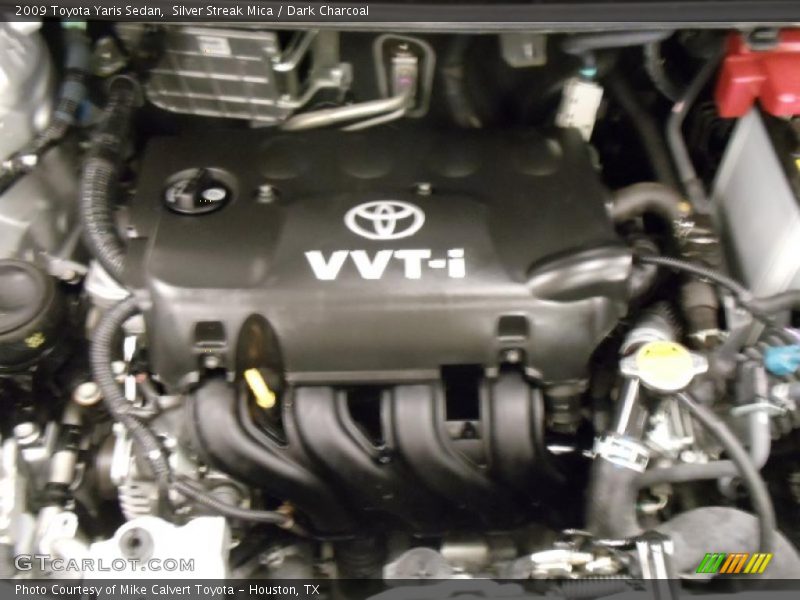 Silver Streak Mica / Dark Charcoal 2009 Toyota Yaris Sedan