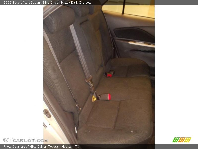 Silver Streak Mica / Dark Charcoal 2009 Toyota Yaris Sedan