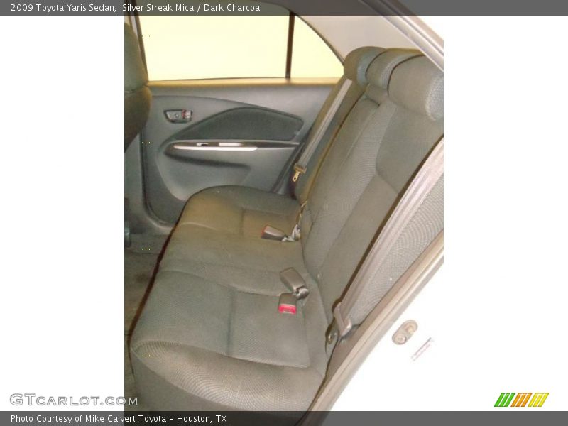 Silver Streak Mica / Dark Charcoal 2009 Toyota Yaris Sedan