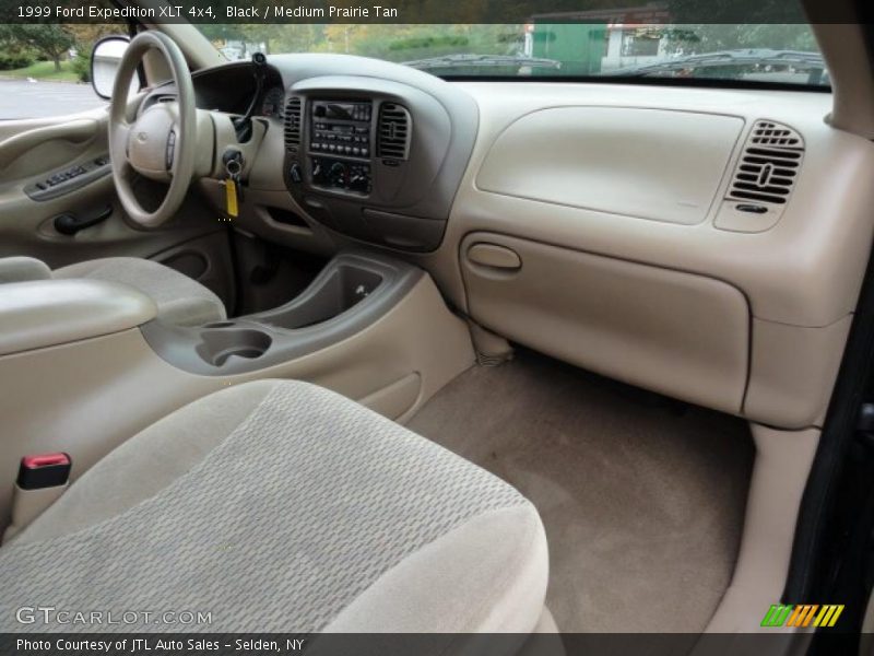 Dashboard of 1999 Expedition XLT 4x4