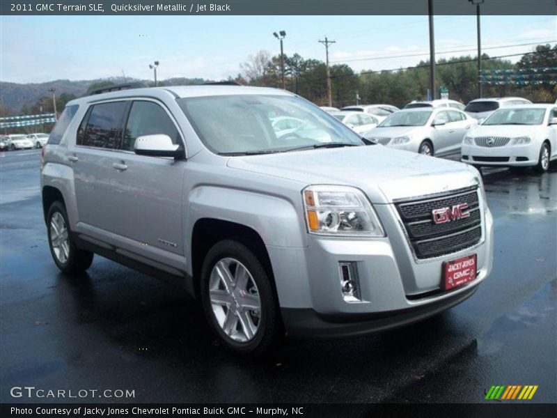 Front 3/4 View of 2011 Terrain SLE