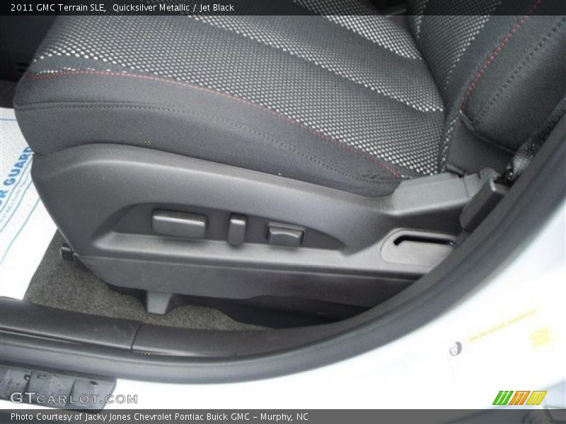 Quicksilver Metallic / Jet Black 2011 GMC Terrain SLE