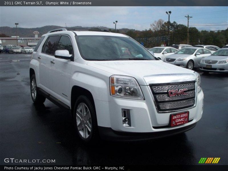 Front 3/4 View of 2011 Terrain SLT