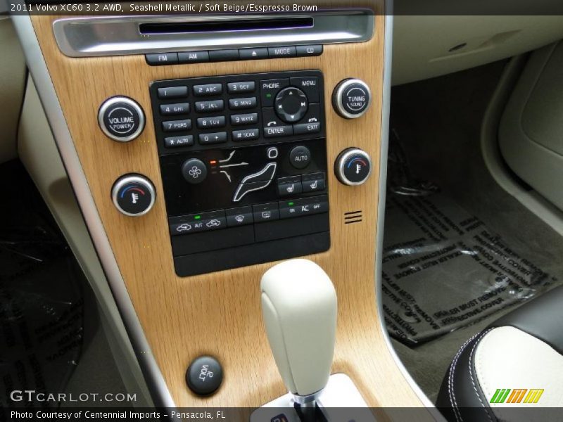 Controls of 2011 XC60 3.2 AWD