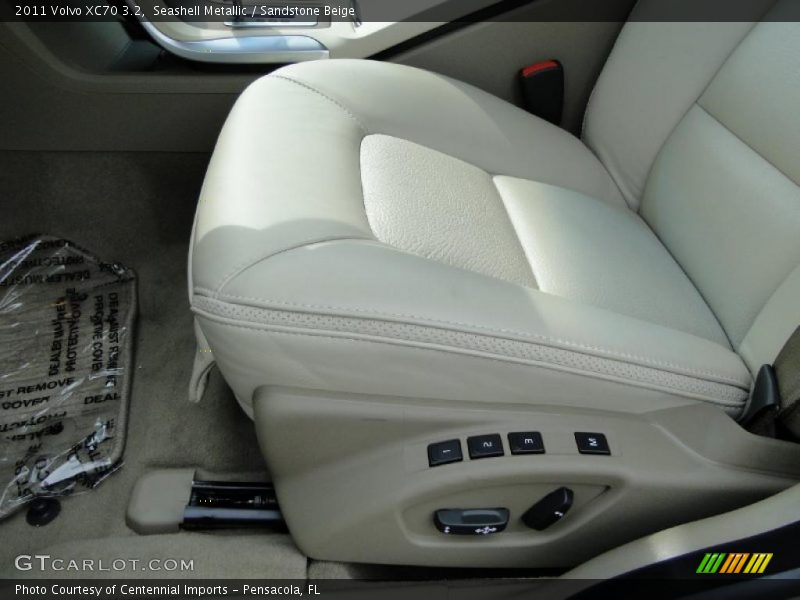 Seashell Metallic / Sandstone Beige 2011 Volvo XC70 3.2