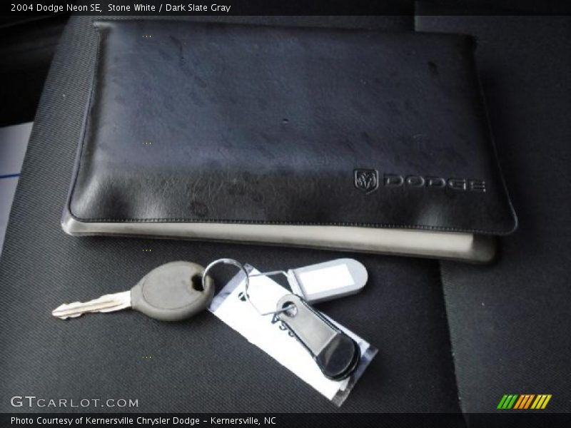 Stone White / Dark Slate Gray 2004 Dodge Neon SE