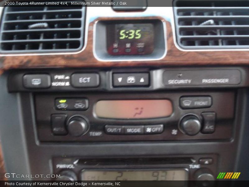 Millennium Silver Metallic / Oak 2000 Toyota 4Runner Limited 4x4