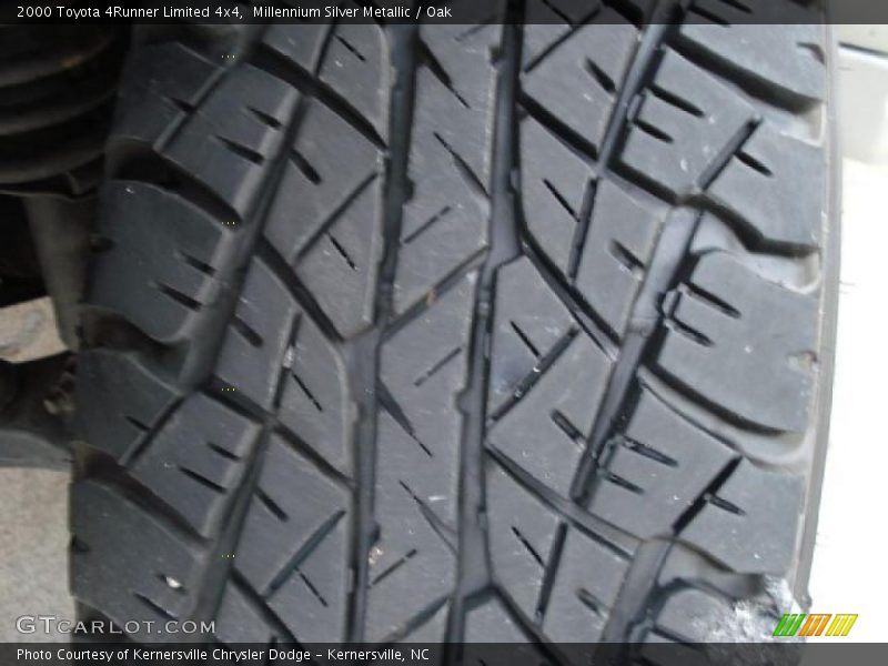 Millennium Silver Metallic / Oak 2000 Toyota 4Runner Limited 4x4