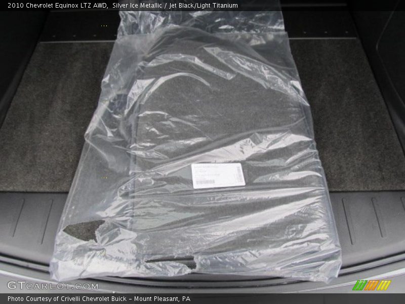 Silver Ice Metallic / Jet Black/Light Titanium 2010 Chevrolet Equinox LTZ AWD