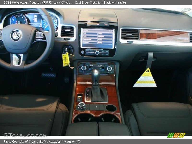 Dashboard of 2011 Touareg VR6 FSI Lux 4XMotion