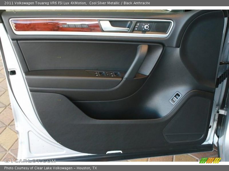 Door Panel of 2011 Touareg VR6 FSI Lux 4XMotion