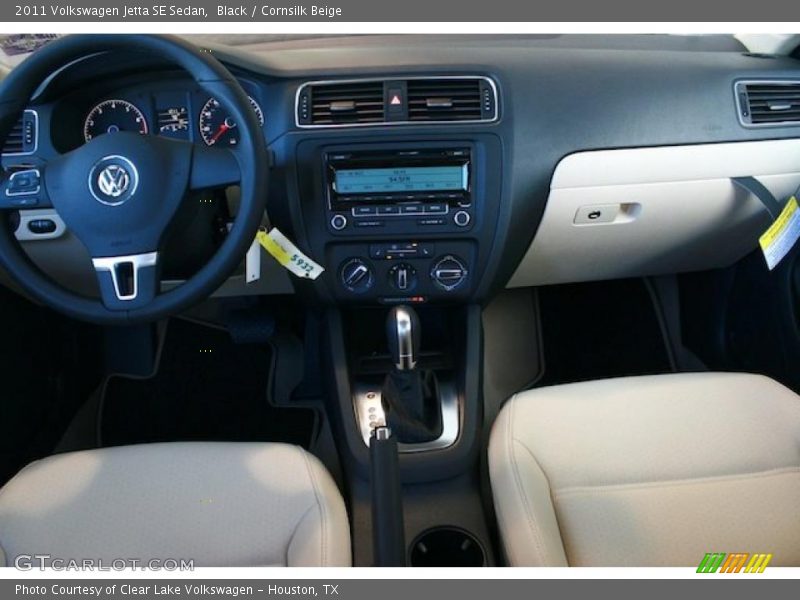 Black / Cornsilk Beige 2011 Volkswagen Jetta SE Sedan