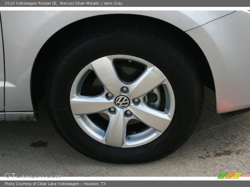 Mercury Silver Metallic / Aero Gray 2010 Volkswagen Routan SE