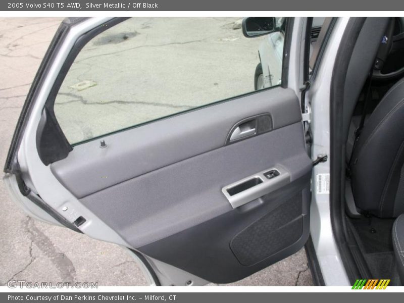 Silver Metallic / Off Black 2005 Volvo S40 T5 AWD