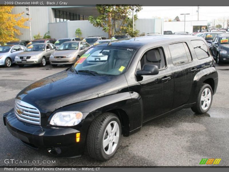 Front 3/4 View of 2009 HHR LS