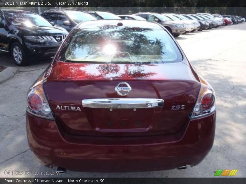 Tuscan Sun / Blond 2011 Nissan Altima 2.5 S