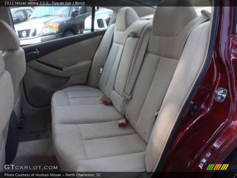 Tuscan Sun / Blond 2011 Nissan Altima 2.5 S